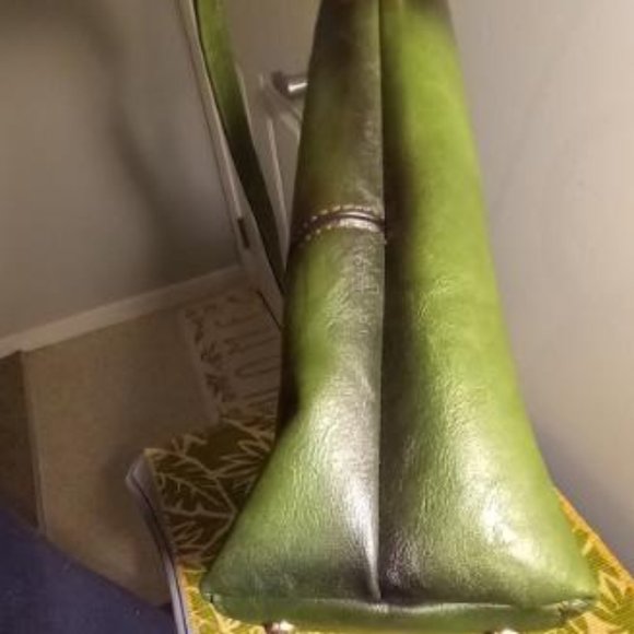 Round Handle Green Handbag - Picture 6 of 9